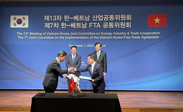 RoK, Vietnam enhance links in trade, industry, energy